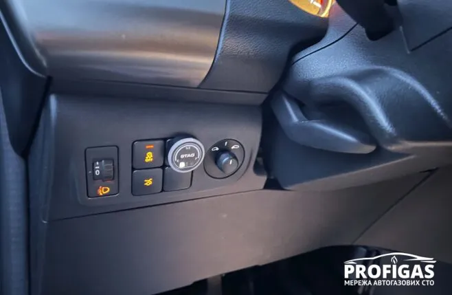 Кнопка газ/бензин з можливістю налаштування кольору підсвітки під панель приладів